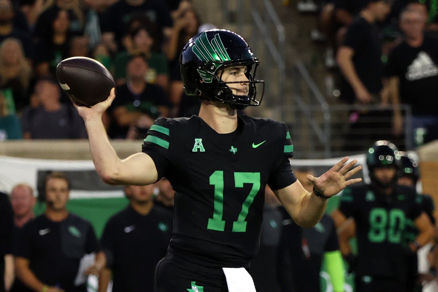 AP Player of the Week: North Texas' Drew Mestemaker set conference record with 608 yards passing | iNFOnews.ca