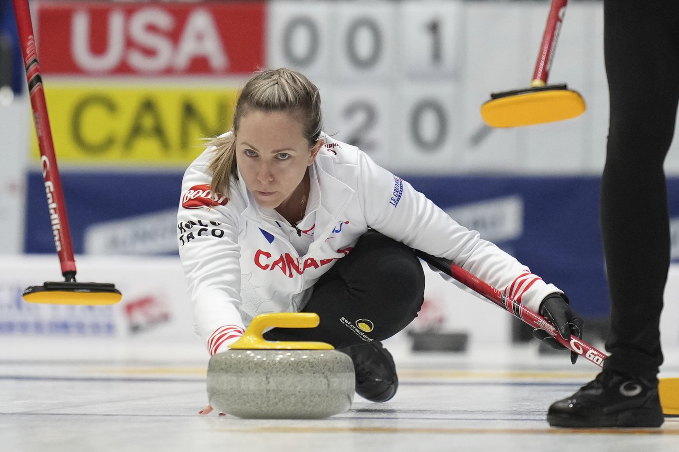 Canada's Homan earns pair of wins to secure playoff spot at women's curling worlds | iNFOnews.ca