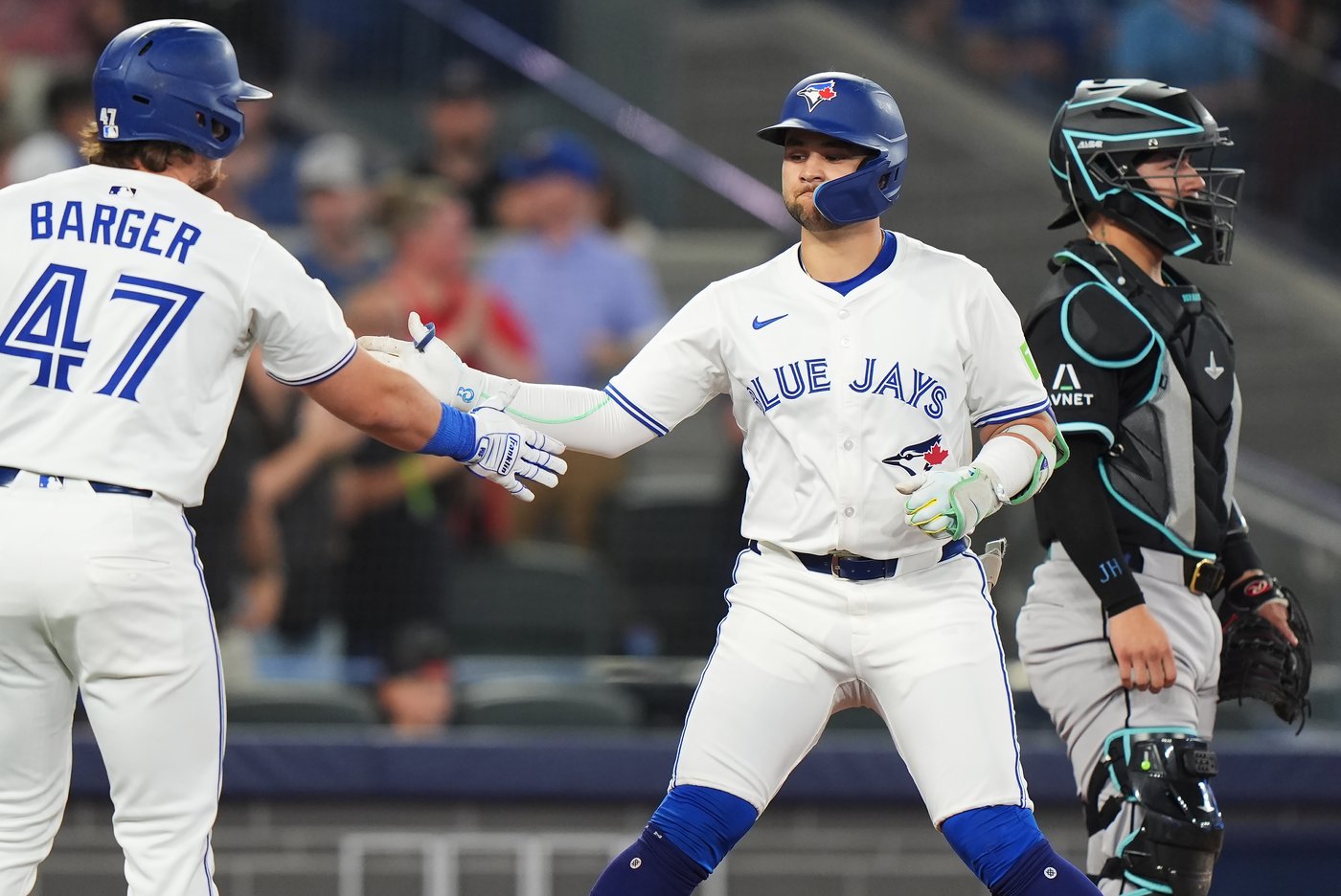 Bichette homers, Guerrero drives in three runs as Blue Jays dump Diamondbacks 8-1 | iNFOnews.ca Bichette homers, Guerrero drives in three runs as Blue Jays dump Diamondbacks 8-1 | iNFOnews.ca