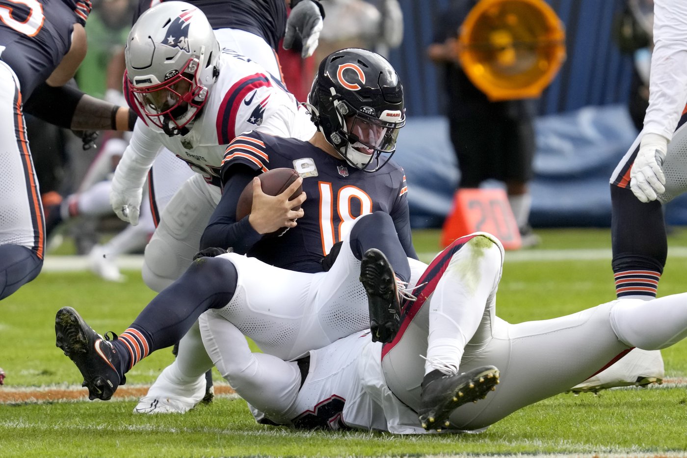 QB Caleb Williams has another rough day as the Bears lose to the Patriots 19-3 | iNFOnews.ca QB Caleb Williams has another rough day as the Bears lose to the Patriots 19-3 | iNFOnews.ca