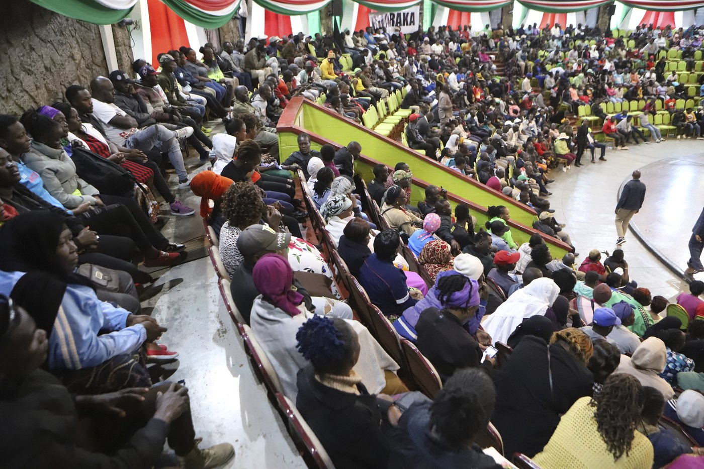 Clashes in Kenya as people discuss the deputy president's impeachment motion | iNFOnews.ca