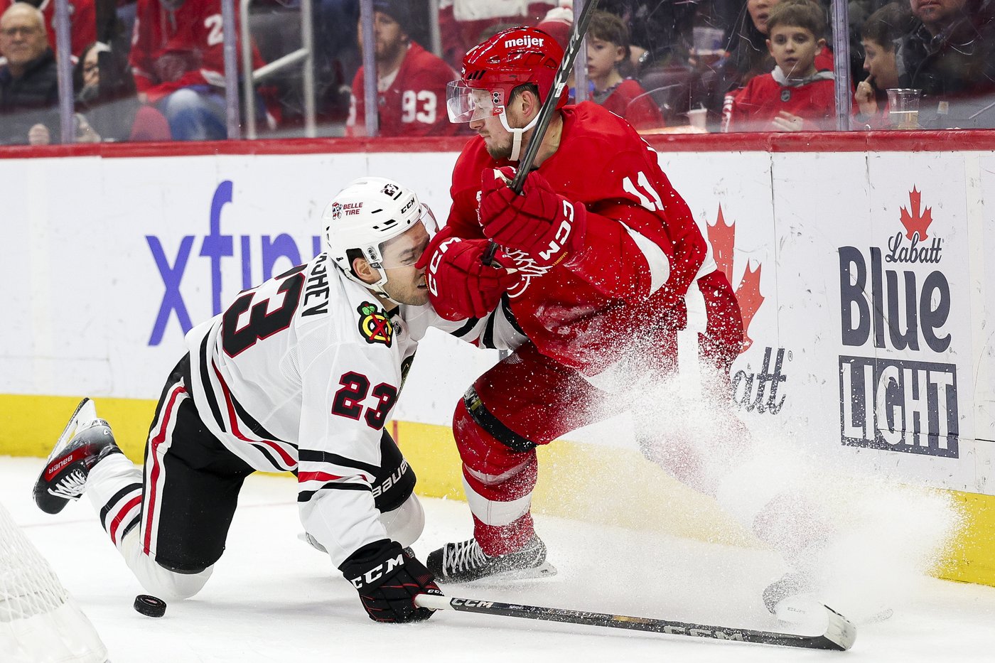 NHL roundup: Red Wings win sixth straight by beating Blackhawks 5-3 | iNFOnews.ca NHL roundup: Red Wings win sixth straight by beating Blackhawks 5-3 | iNFOnews.ca
