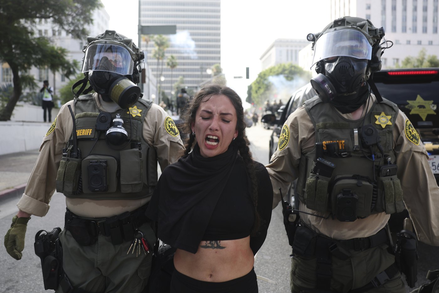 What to know about debate over protesters and ICE agents wearing masks amid immigration crackdowns | iNFOnews.ca