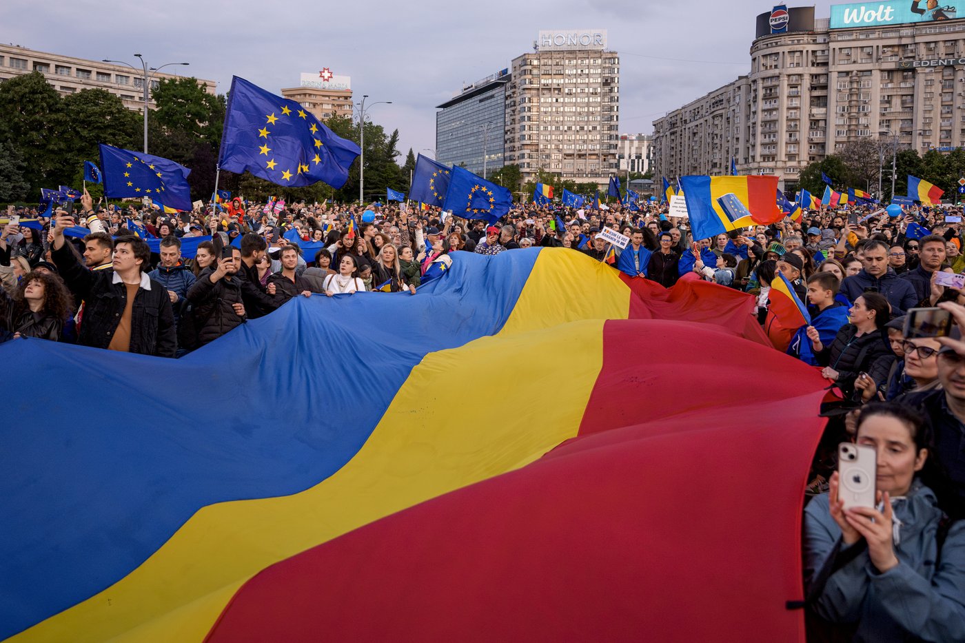 PHOTO COLLECTION: Romania Election Pro-EU Rally | iNFOnews.ca PHOTO COLLECTION: Romania Election Pro-EU Rally | iNFOnews.ca