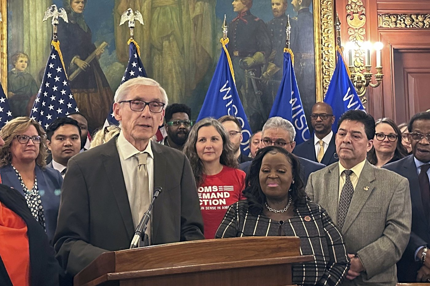 Wisconsin's governor creates new violence-prevention office in wake of school shooting | iNFOnews.ca Wisconsin's governor creates new violence-prevention office in wake of school shooting | iNFOnews.ca