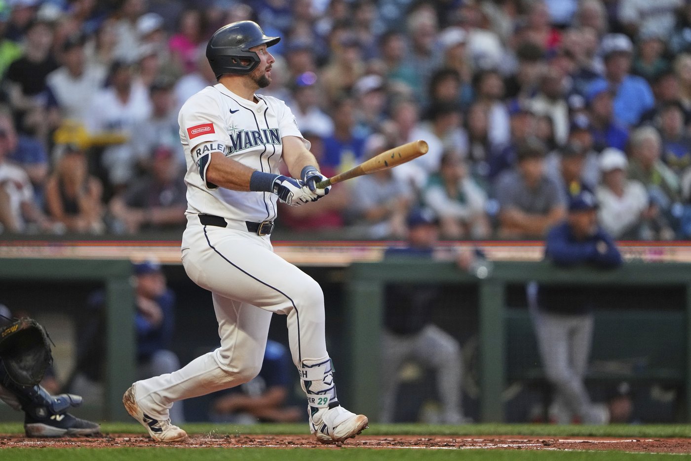 Raleigh hits MLB-best 44th homer and Rodríguez connects twice as streaking Mariners top Rays 7-4 | iNFOnews.ca