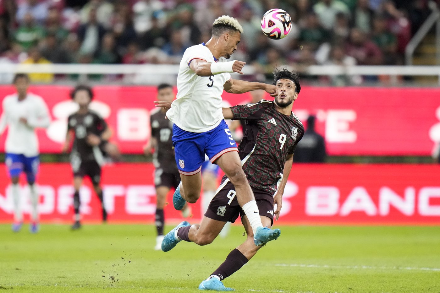Mexico stops 7-game winless streak against the US as Jiménez and Huerta score in 2-0 victory | iNFOnews.ca