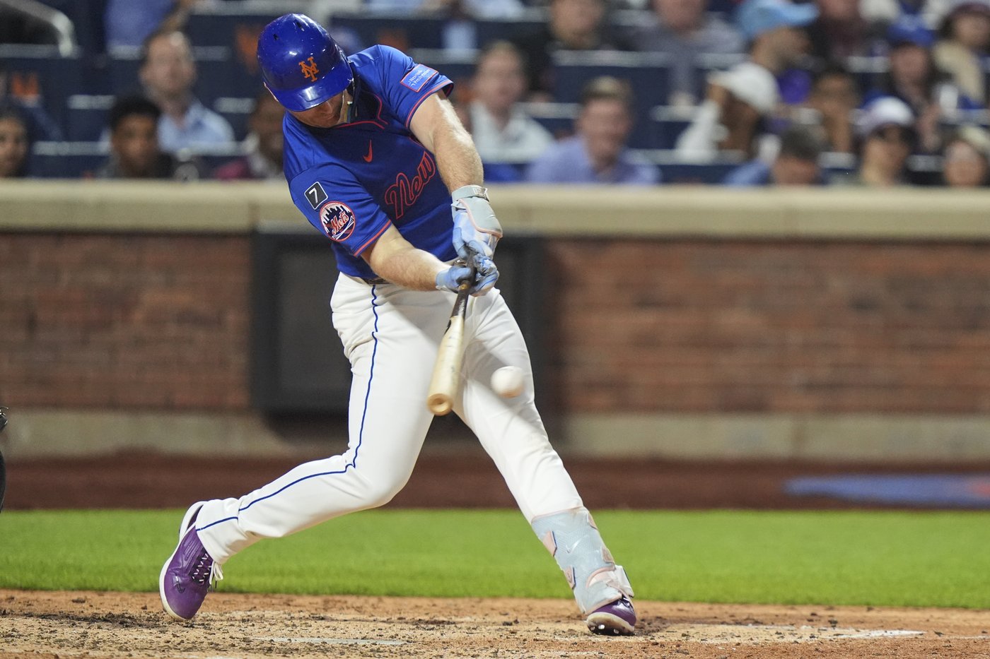 Alonso's 3 hits help Mets overcome loss of pitcher Canning in a 4-0 win over Braves | iNFOnews.ca Alonso's 3 hits help Mets overcome loss of pitcher Canning in a 4-0 win over Braves | iNFOnews.ca