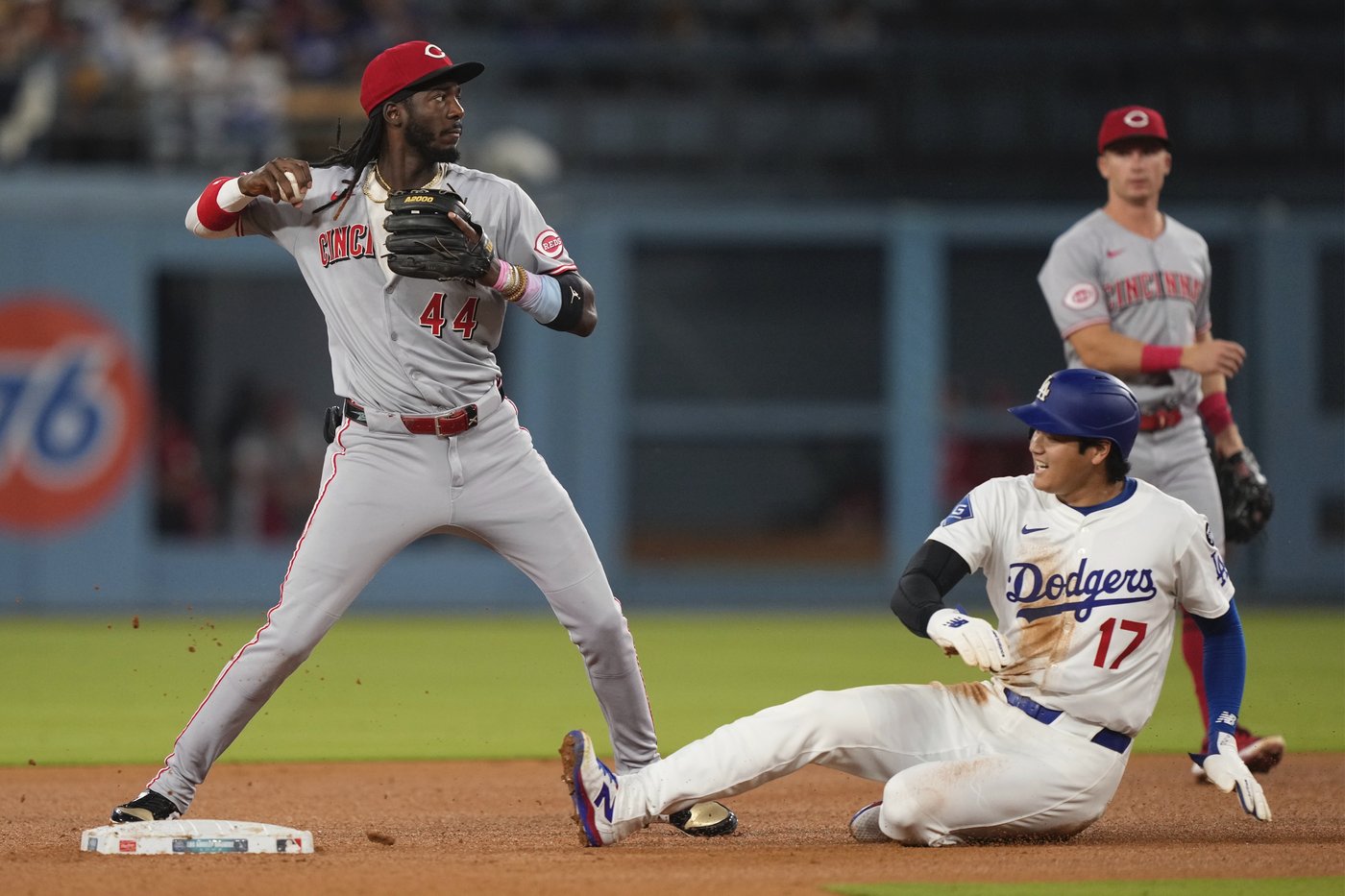 Dodgers' winning streak continues behind Clayton Kershaw against Reds | iNFOnews.ca Dodgers' winning streak continues behind Clayton Kershaw against Reds | iNFOnews.ca