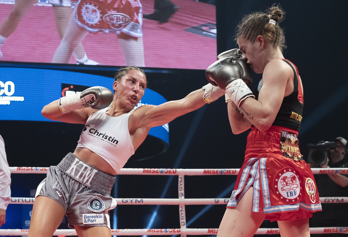 Former world champion Kim Clavel signs with Jake Paul's Most Valuable Promotions | iNFOnews.ca