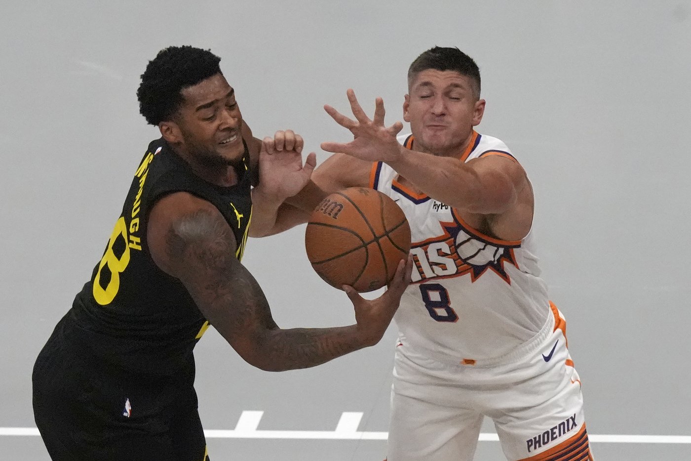 Booker scores 31, leads Suns to 120-112 victory over Jazz in the teams' NBA Cup opener | iNFOnews.ca Booker scores 31, leads Suns to 120-112 victory over Jazz in the teams' NBA Cup opener | iNFOnews.ca