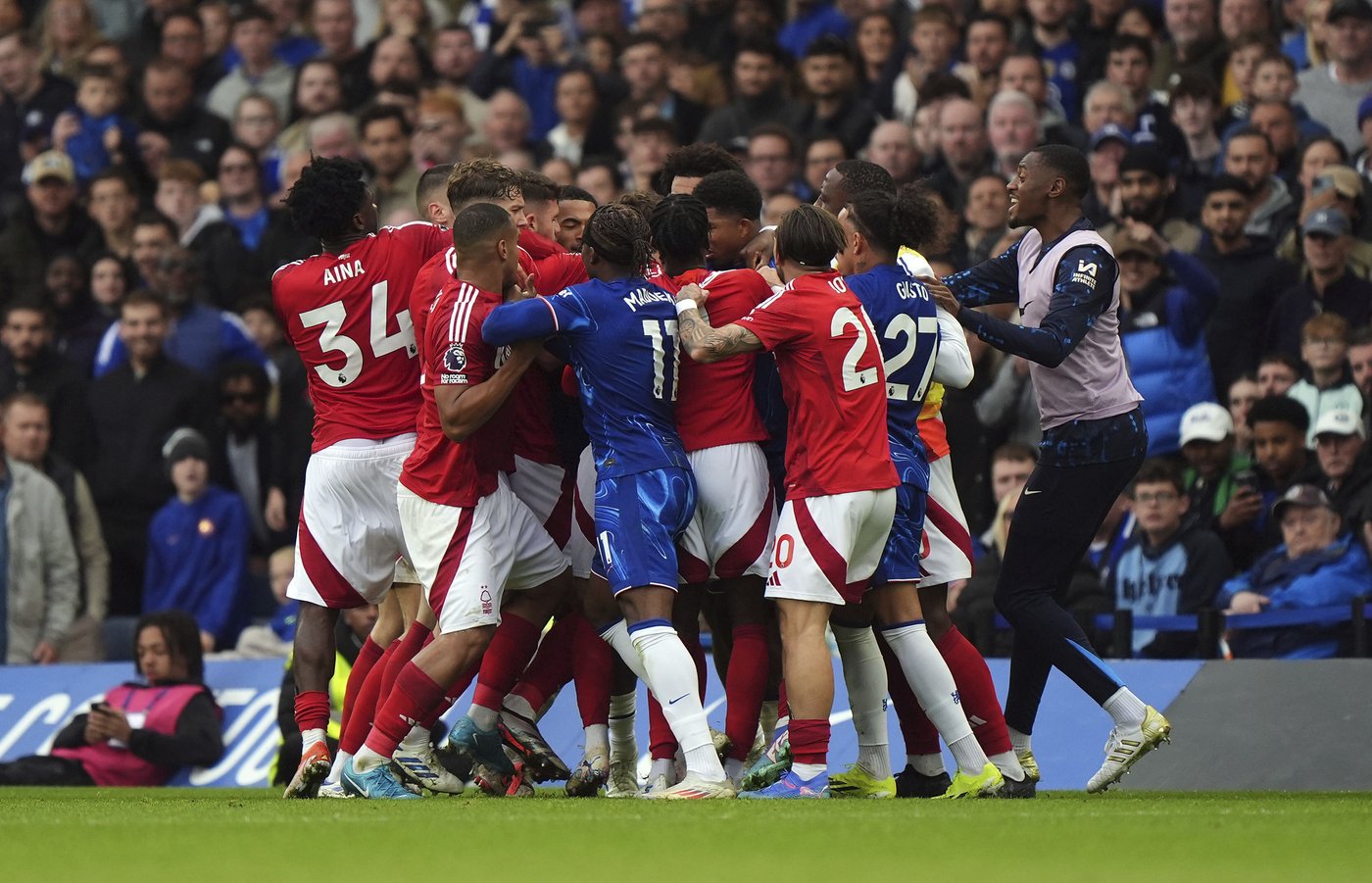 Ten Hag future up in the air after Man United draws at Villa. Tottenham collapses in 3-2 loss | iNFOnews.ca