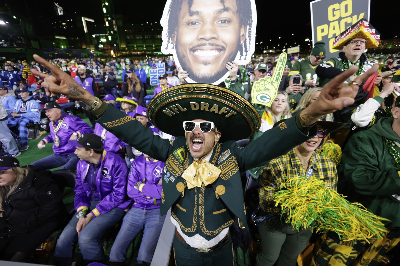PHOTO COLLECTION: NFL Draft | iNFOnews.ca PHOTO COLLECTION: NFL Draft | iNFOnews.ca