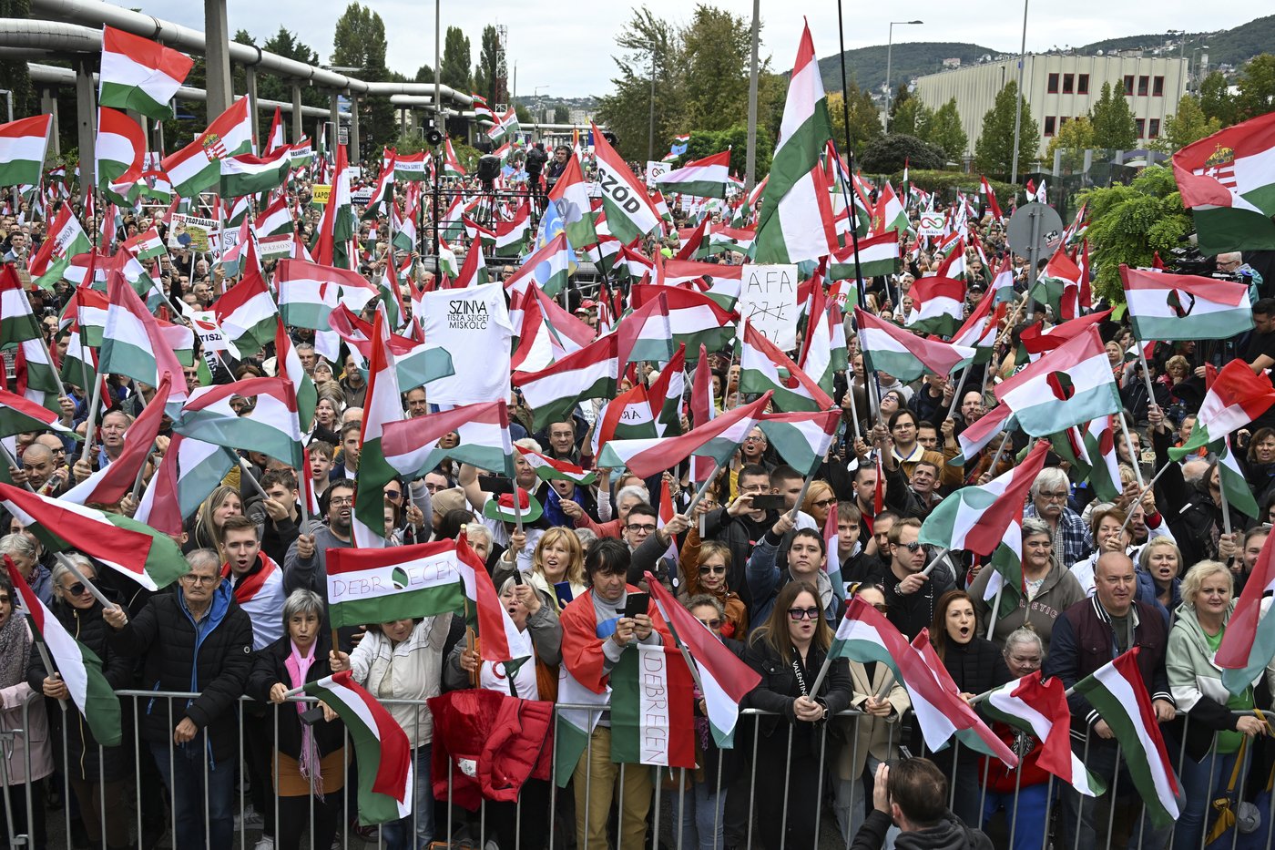 Hungarians protest state media 'propaganda factory' and demand unbiased press | iNFOnews.ca