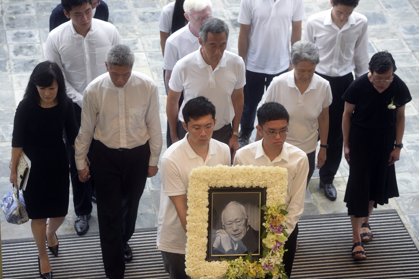Lee Kuan Yew's youngest son says the UK has granted him asylum from persecution in Singapore | iNFOnews.ca Lee Kuan Yew's youngest son says the UK has granted him asylum from persecution in Singapore | iNFOnews.ca