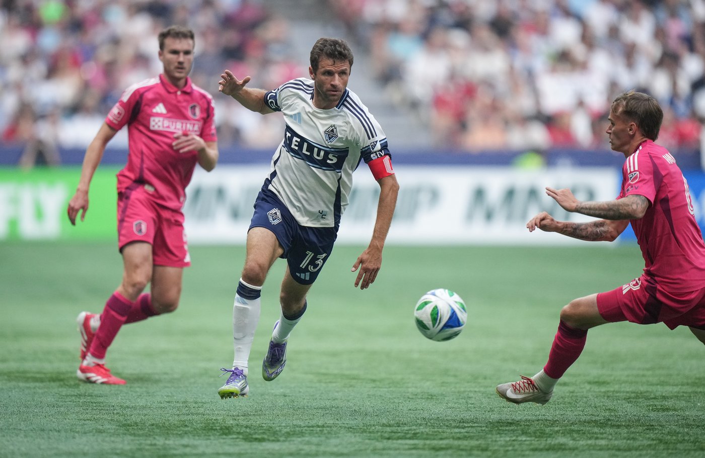 Muller's first MLS goal on late PK, Vancouver Whitecaps down St. Louis City 3-2 | iNFOnews.ca
