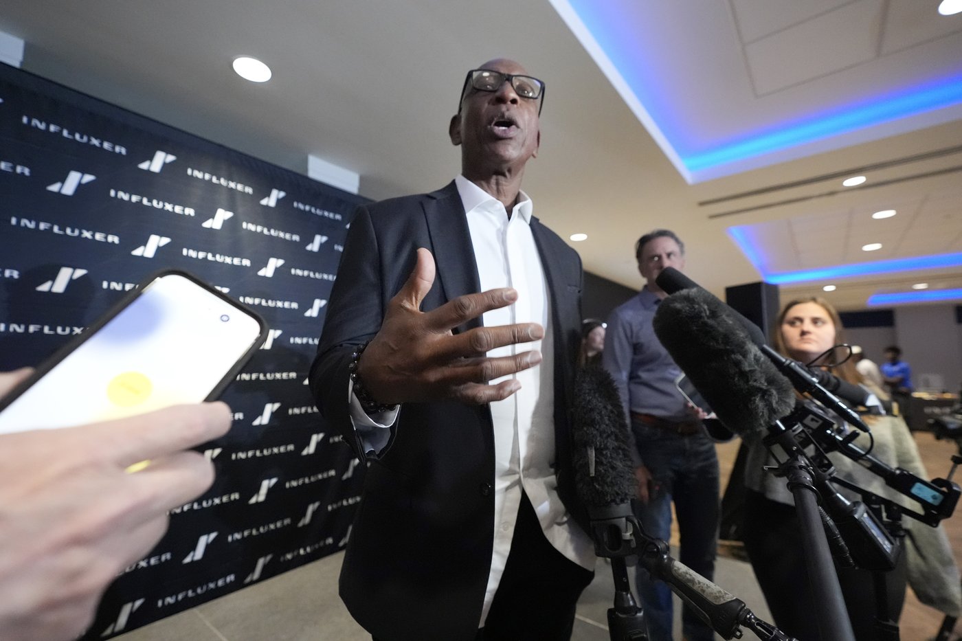Eric Dickerson knows irony of talking NIL at his alma mater since SMU got so-called 'death penalty' | iNFOnews.ca