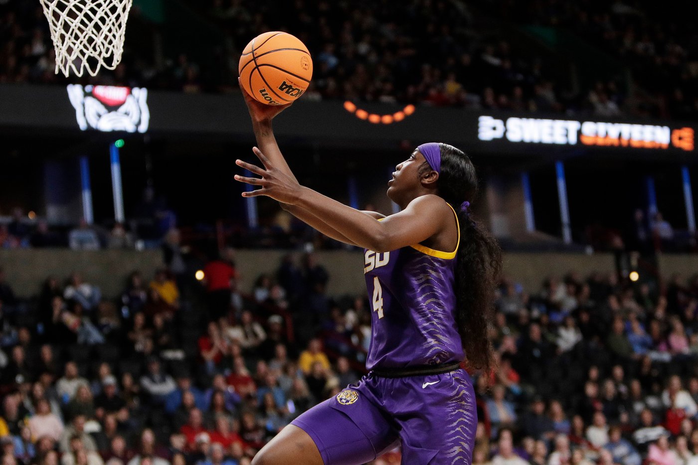 Flau’Jae Johnson is getting comfortable with uncomfortable in her final season at LSU | iNFOnews.ca