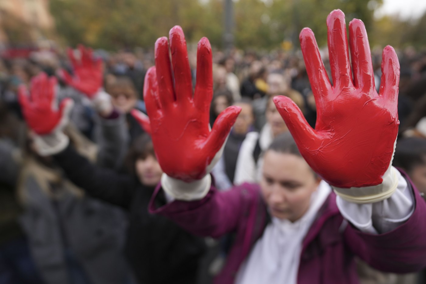 Protesters demand arrests over train station roof collapse that killed 14 people in Serbia | iNFOnews.ca Protesters demand arrests over train station roof collapse that killed 14 people in Serbia | iNFOnews.ca