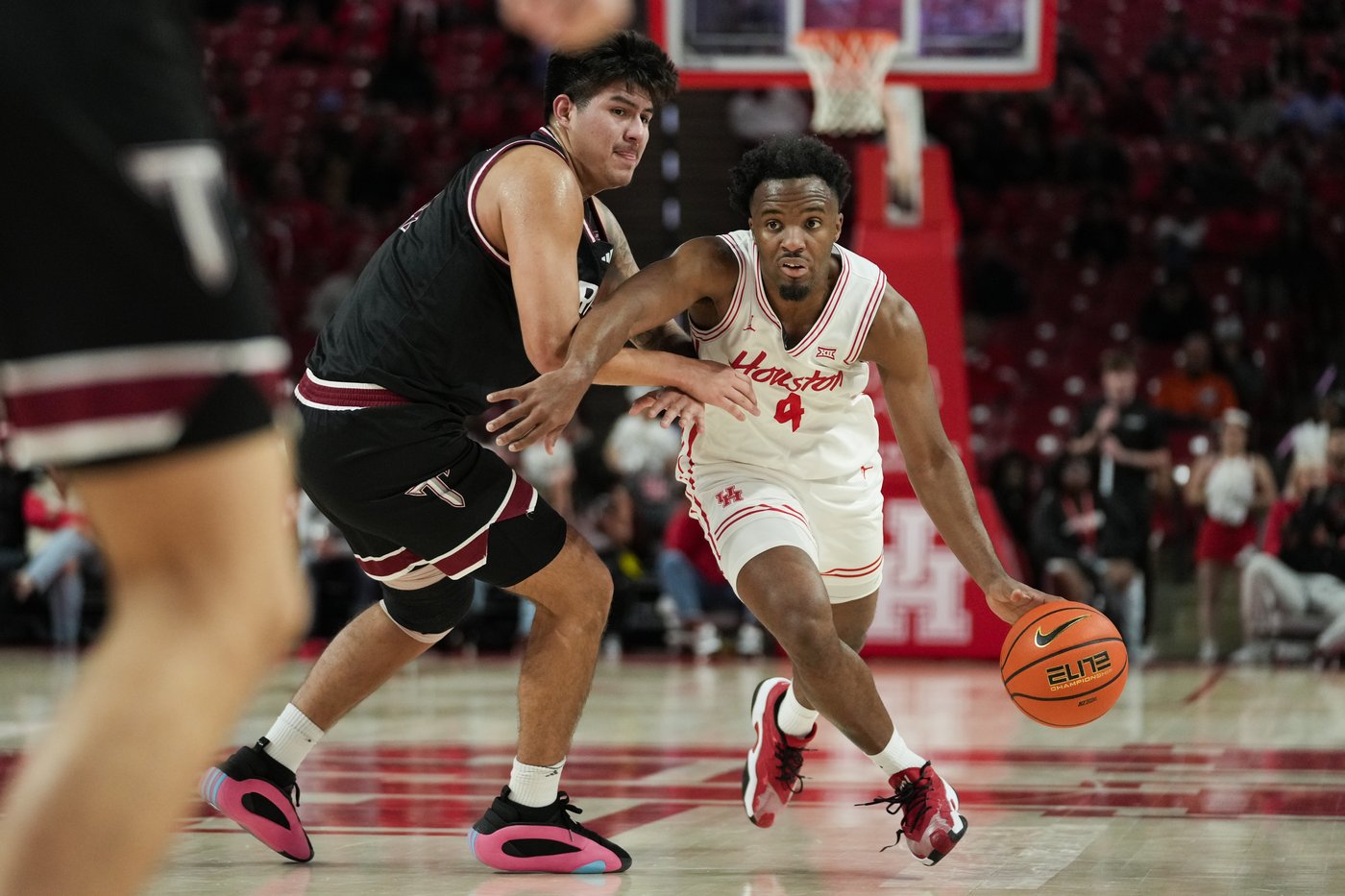 Cryer scores 22 points and No. 15 Houston defeats Troy 62-42 | iNFOnews.ca