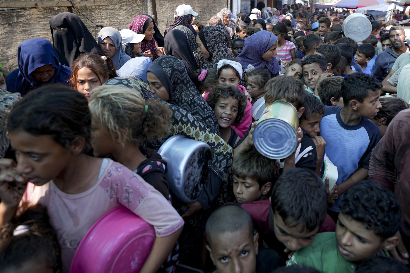 2 Israeli strikes in Gaza kill at least 13, officials say. First aid in weeks reaches the north | iNFOnews.ca