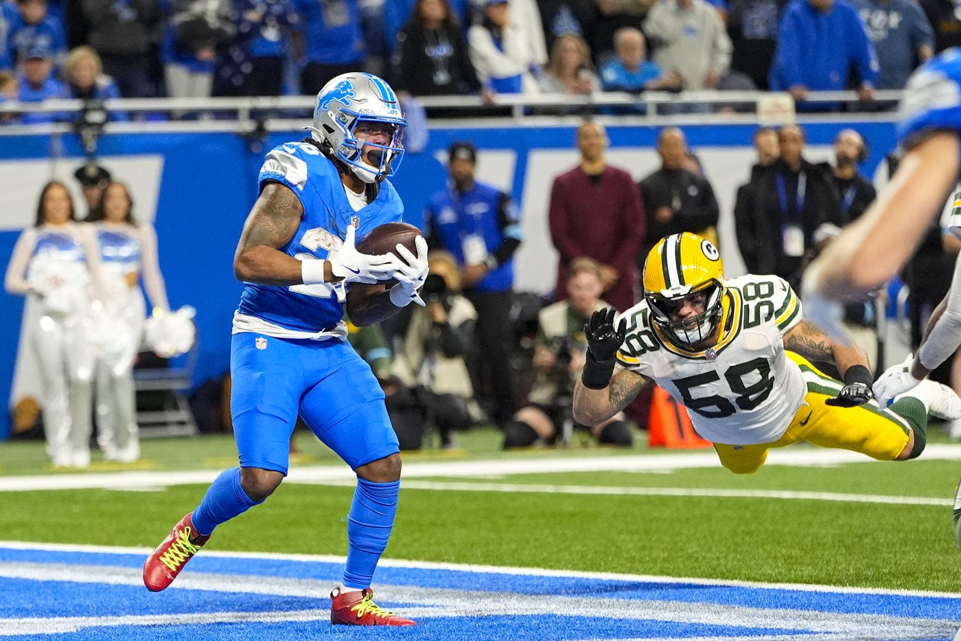 Dan Campbell's 4th-down gambles help Lions beat Packers 34-31 and clinch playoffs | iNFOnews.ca