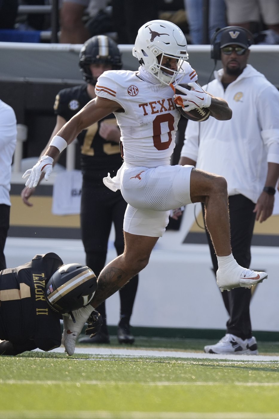 No. 5 Texas trying to recover offensive 'mojo' as Longhorns start key stretch against Florida | iNFOnews.ca No. 5 Texas trying to recover offensive 'mojo' as Longhorns start key stretch against Florida | iNFOnews.ca