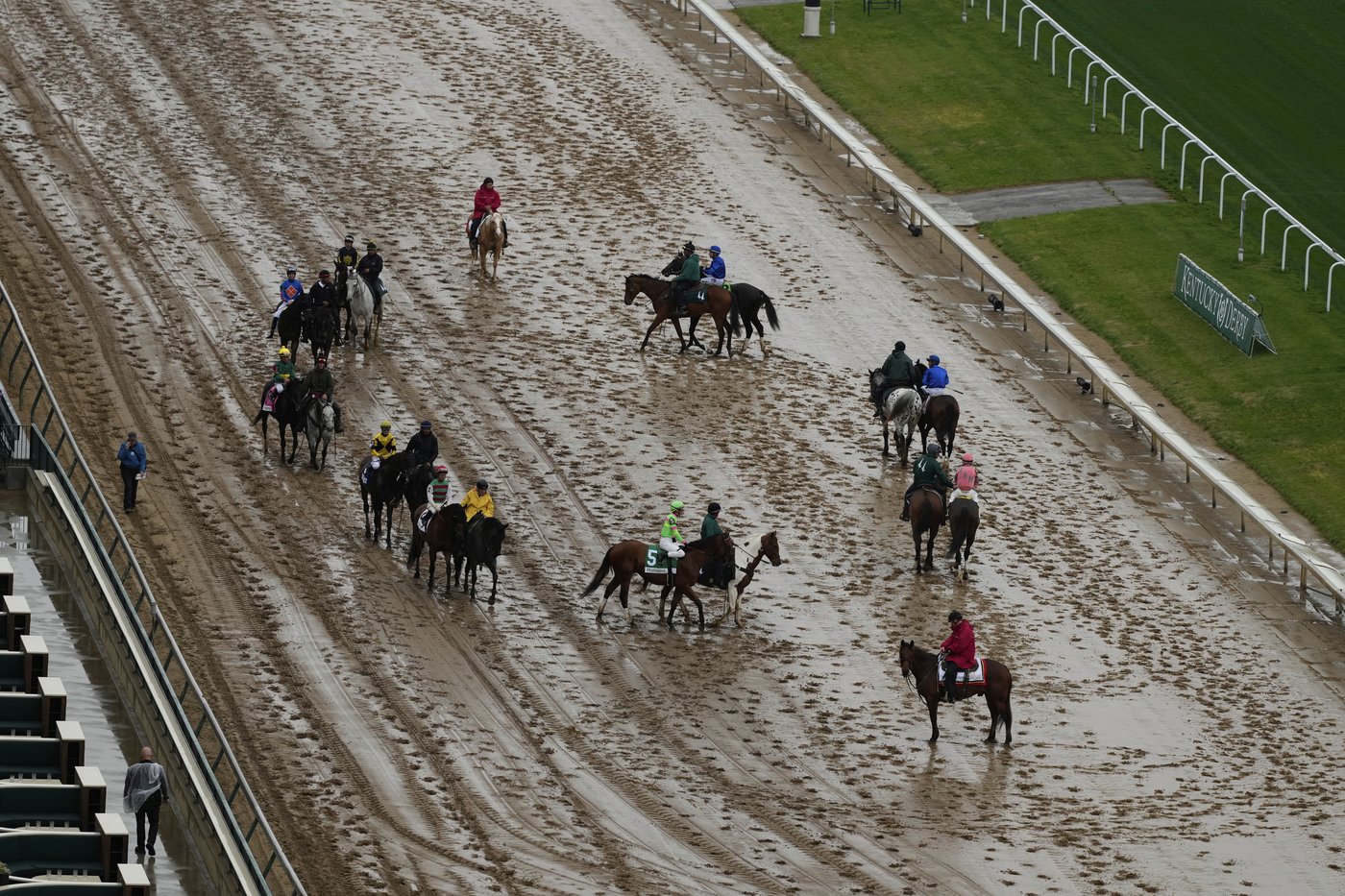 NBC sportscaster Mike Tirico leaves Kentucky Derby coverage with nut allergy | iNFOnews.ca NBC sportscaster Mike Tirico leaves Kentucky Derby coverage with nut allergy | iNFOnews.ca