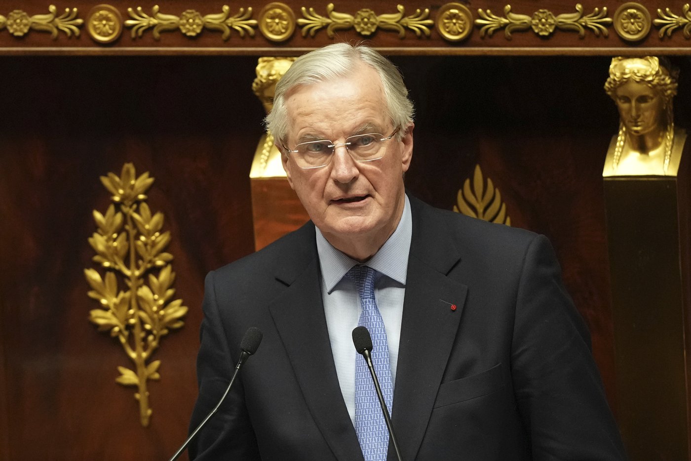 French lawmakers vote to oust prime minister in the first successful no-confidence vote since 1962 | iNFOnews.ca