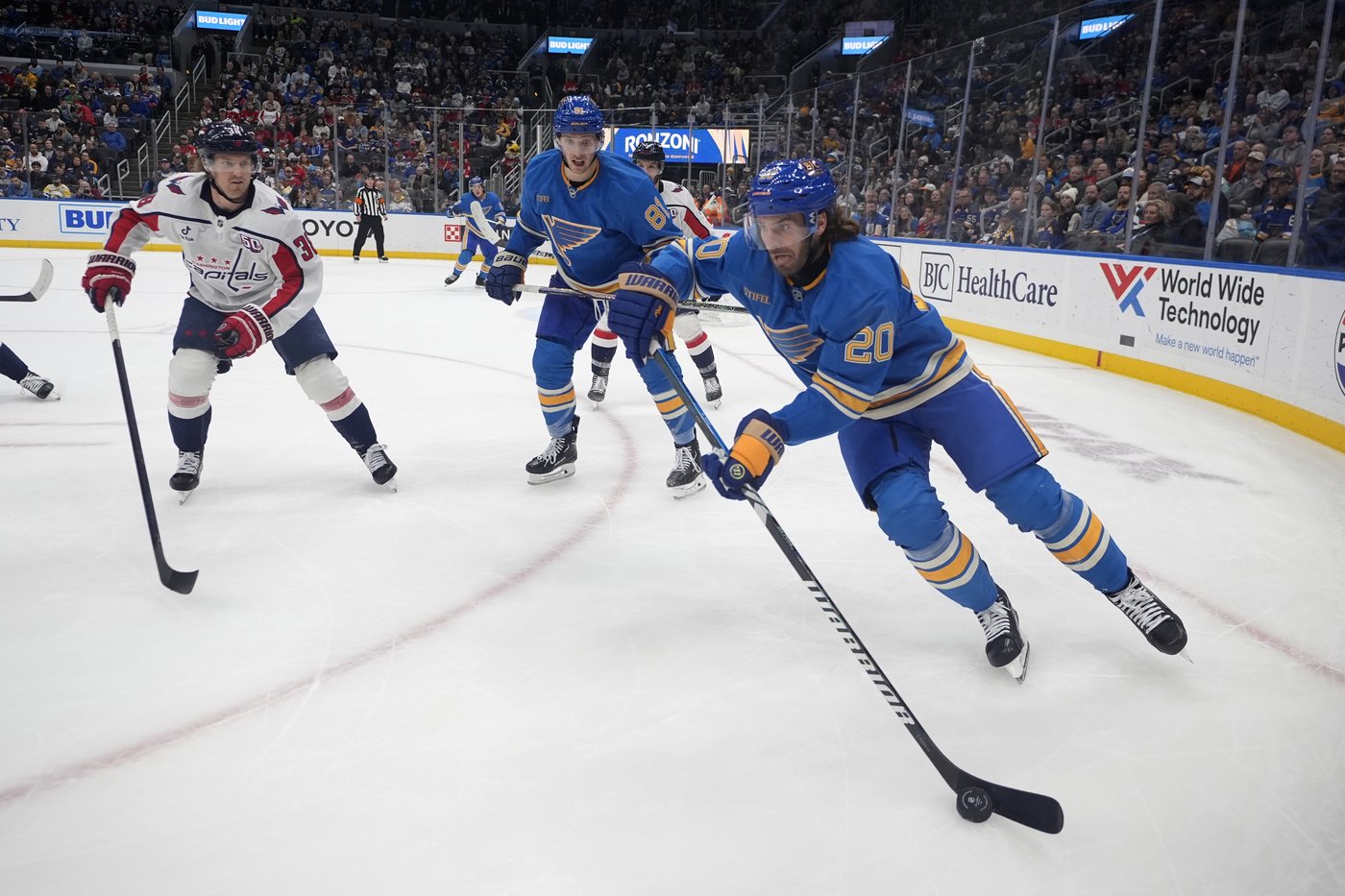 Ovechkin, McMichael each scores twice as Capitals skate to 8-1 victory over the Blues | iNFOnews.ca