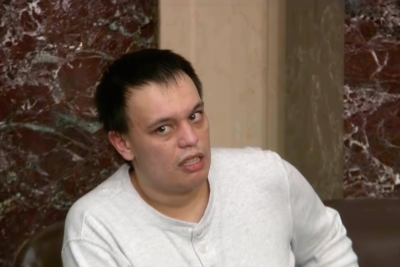 Man pardoned after storming Capitol is charged with threatening to kill Hakeem Jeffries | iNFOnews.ca