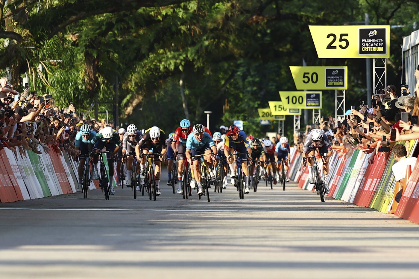 Sprint ace Mark Cavendish ends cycling career in style with Singapore win | iNFOnews.ca Sprint ace Mark Cavendish ends cycling career in style with Singapore win | iNFOnews.ca