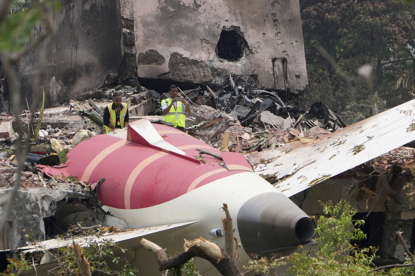 Fuel to Air India plane was cut off moments before crash, investigation report says | iNFOnews.ca