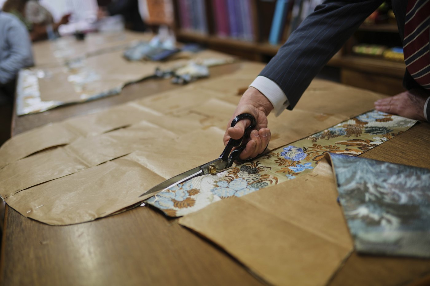 These papal tailors aren't expecting a traditional order for new cassocks to outfit the next pope | iNFOnews.ca