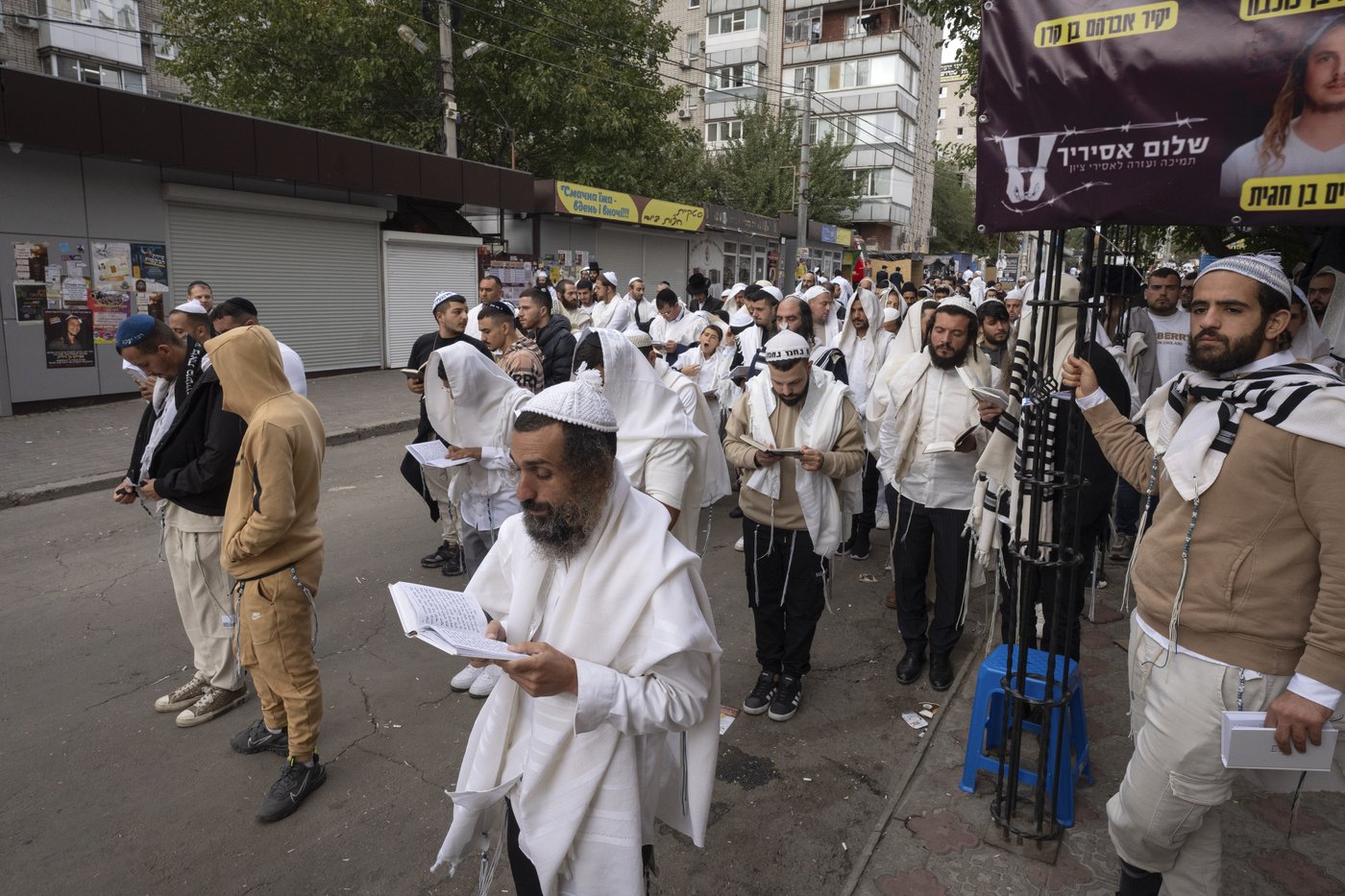 Thousands of Jewish pilgrims come to Ukraine for Rosh Hashana despite official warnings | iNFOnews.ca