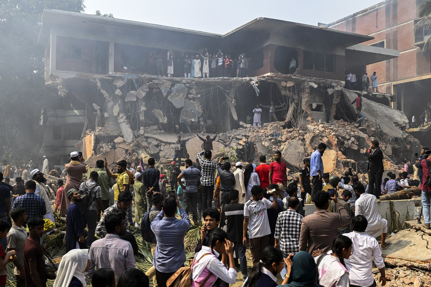 Bangladesh's government warns of stern action after house where independence was declared is razed | iNFOnews.ca
