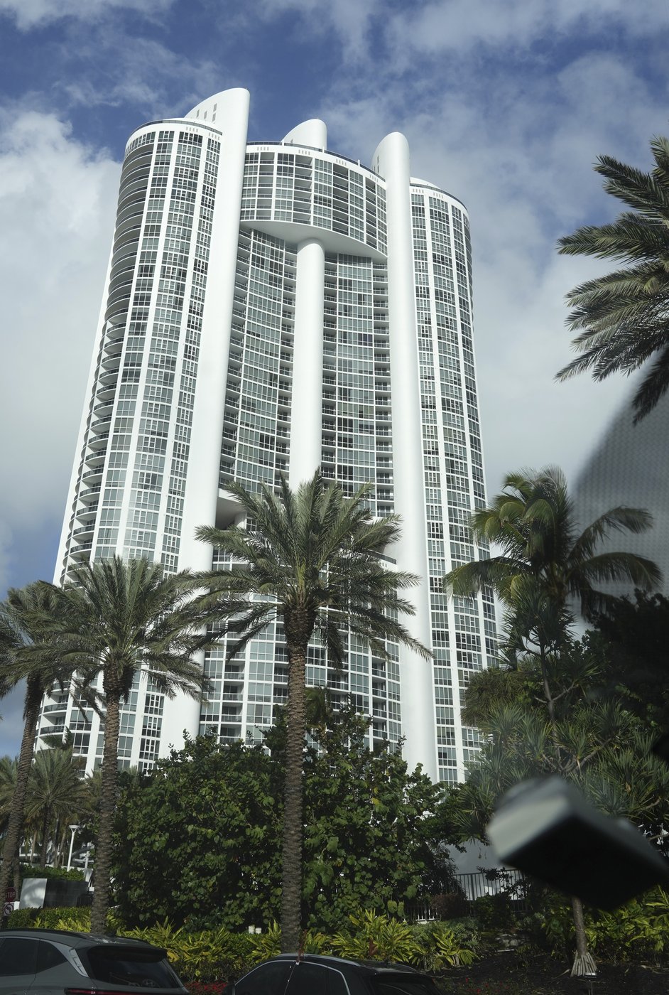 About 3 dozen high-rise buildings in South Florida are sinking | iNFOnews.ca About 3 dozen high-rise buildings in South Florida are sinking | iNFOnews.ca