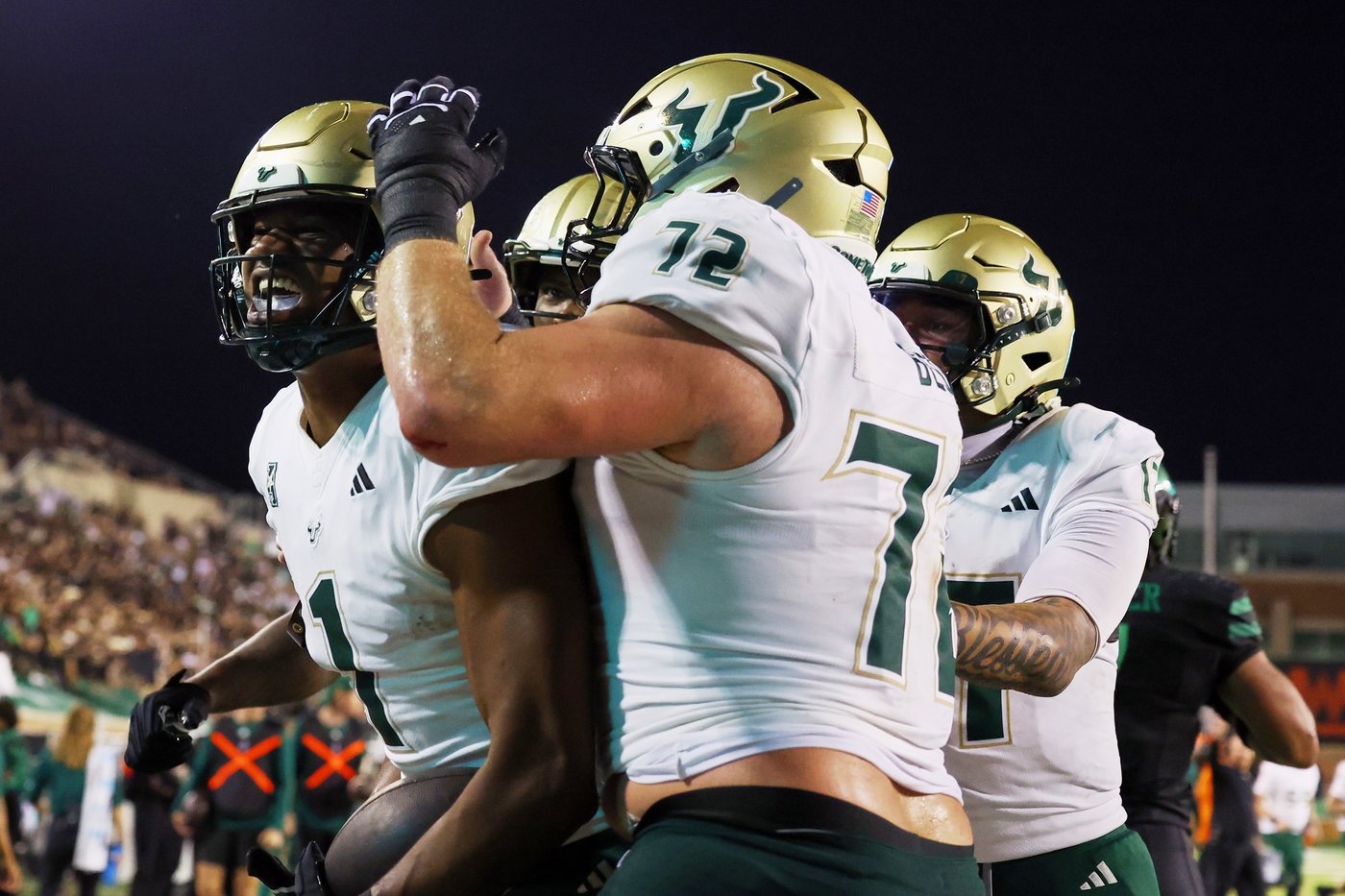 No. 24 South Florida scores 4 TDs in a 3 1/2-minute span and hands North Texas its 1st loss | iNFOnews.ca