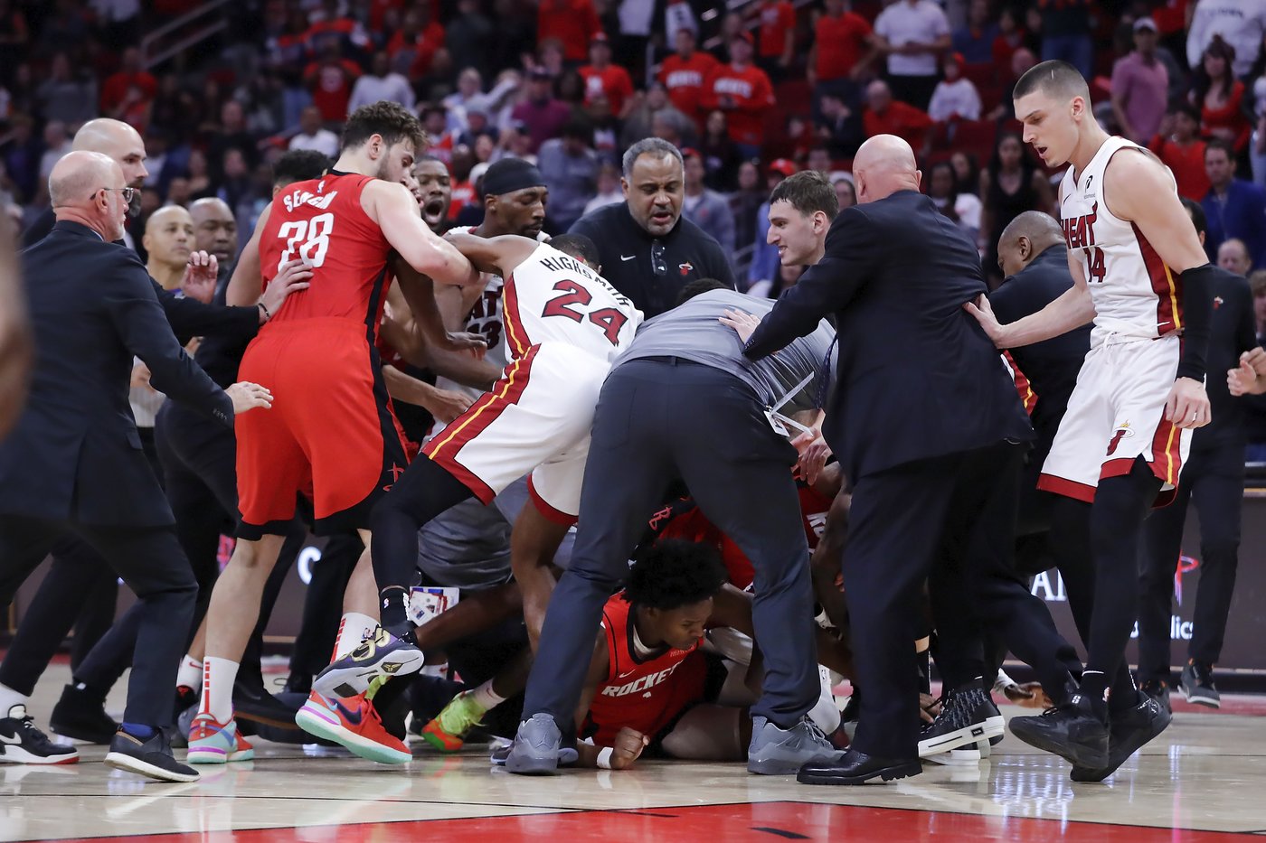 Amen Thompson suspended 2 games, Terry Rozier suspended 1 game for roles in Rockets-Heat fight | iNFOnews.ca Amen Thompson suspended 2 games, Terry Rozier suspended 1 game for roles in Rockets-Heat fight | iNFOnews.ca