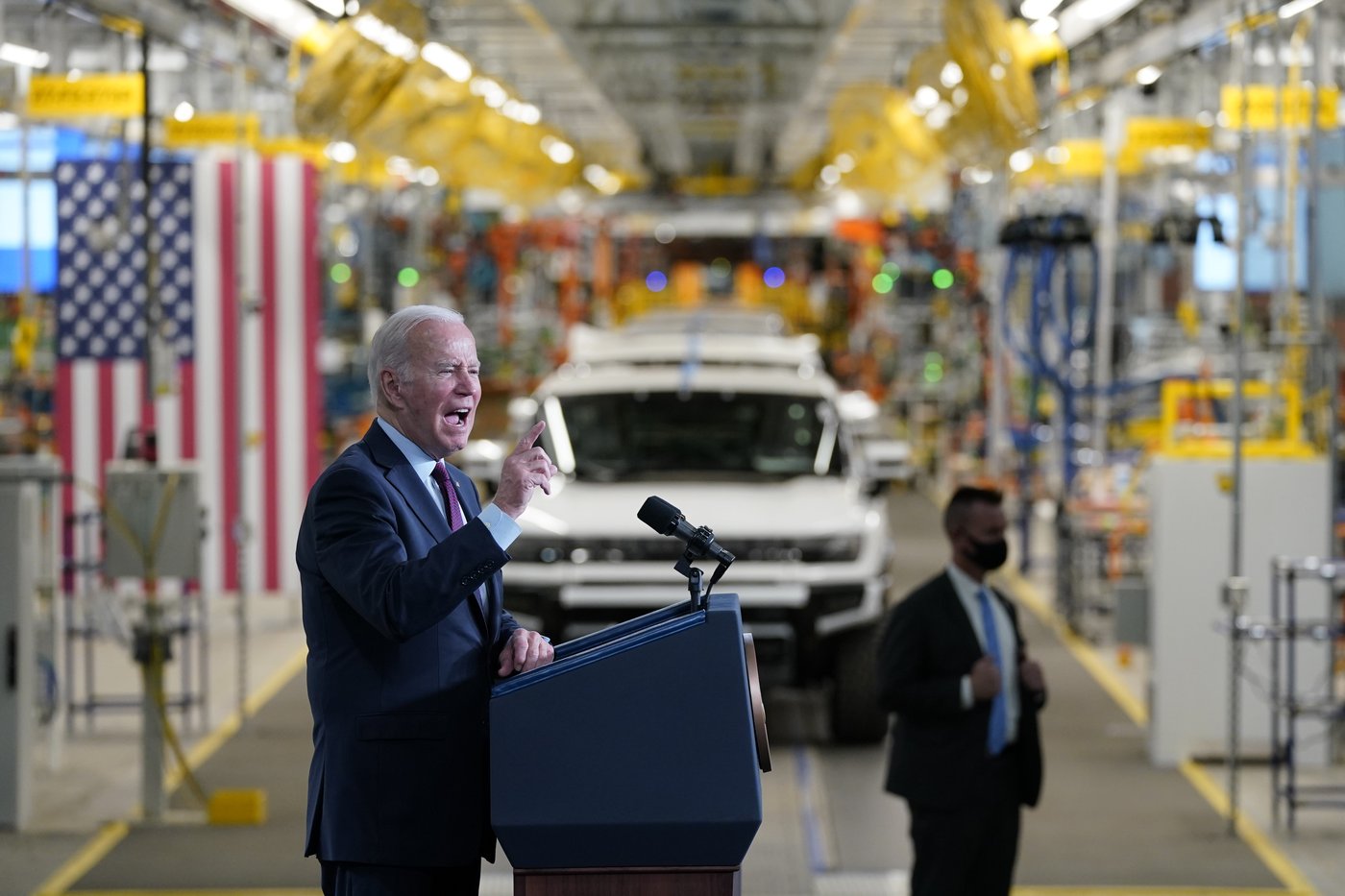 FACT FOCUS: Posts misrepresent Biden administration spending on EV charging stations | iNFOnews.ca