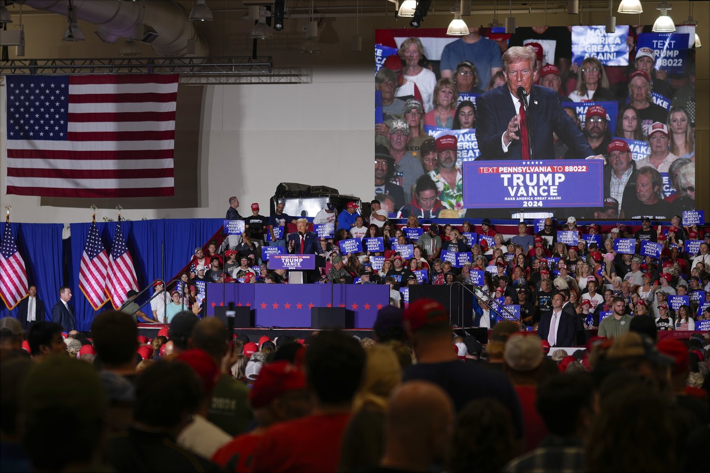 Trump escalates attacks on Harris' mental fitness and suggests she should be prosecuted | iNFOnews.ca