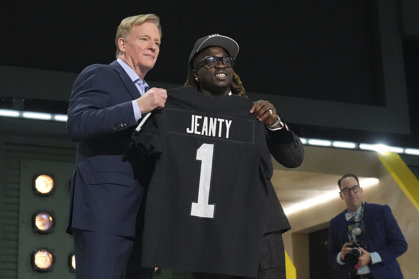 PHOTO COLLECTION: NFL Draft | iNFOnews.ca PHOTO COLLECTION: NFL Draft | iNFOnews.ca