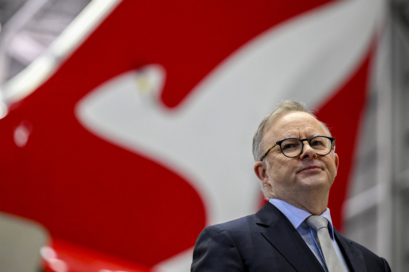 Australian prime minister defends himself from an accusation that he asked for free flight upgrades | iNFOnews.ca Australian prime minister defends himself from an accusation that he asked for free flight upgrades | iNFOnews.ca