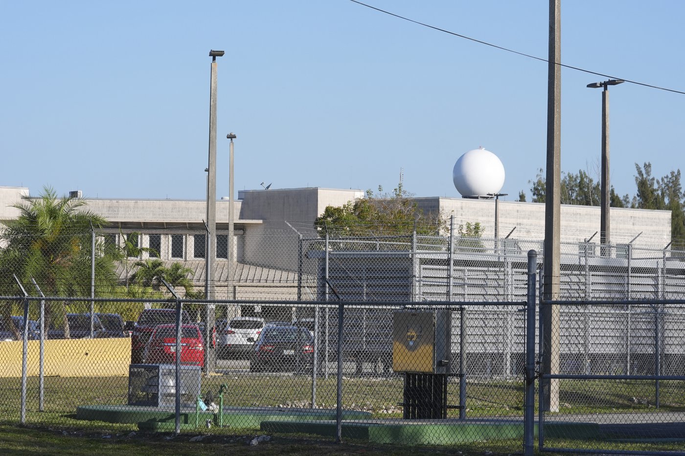 As immigrant arrests surge, complaints of abuse mount at America's oldest detention center in Miami | iNFOnews.ca