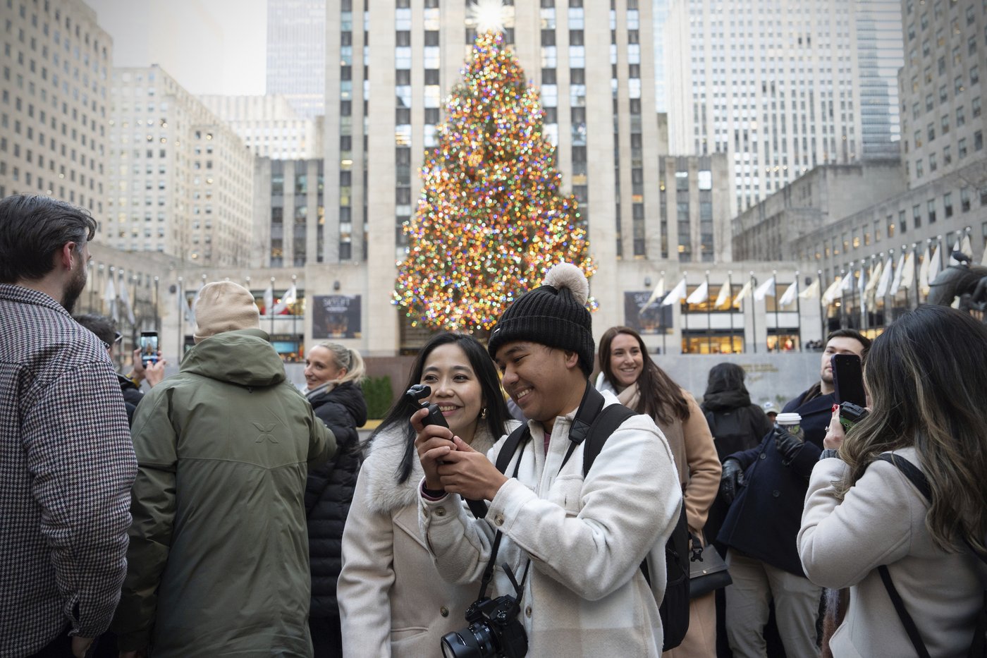 AP PHOTOS: The iconic and unconventional sides of Christmas in New York | iNFOnews.ca