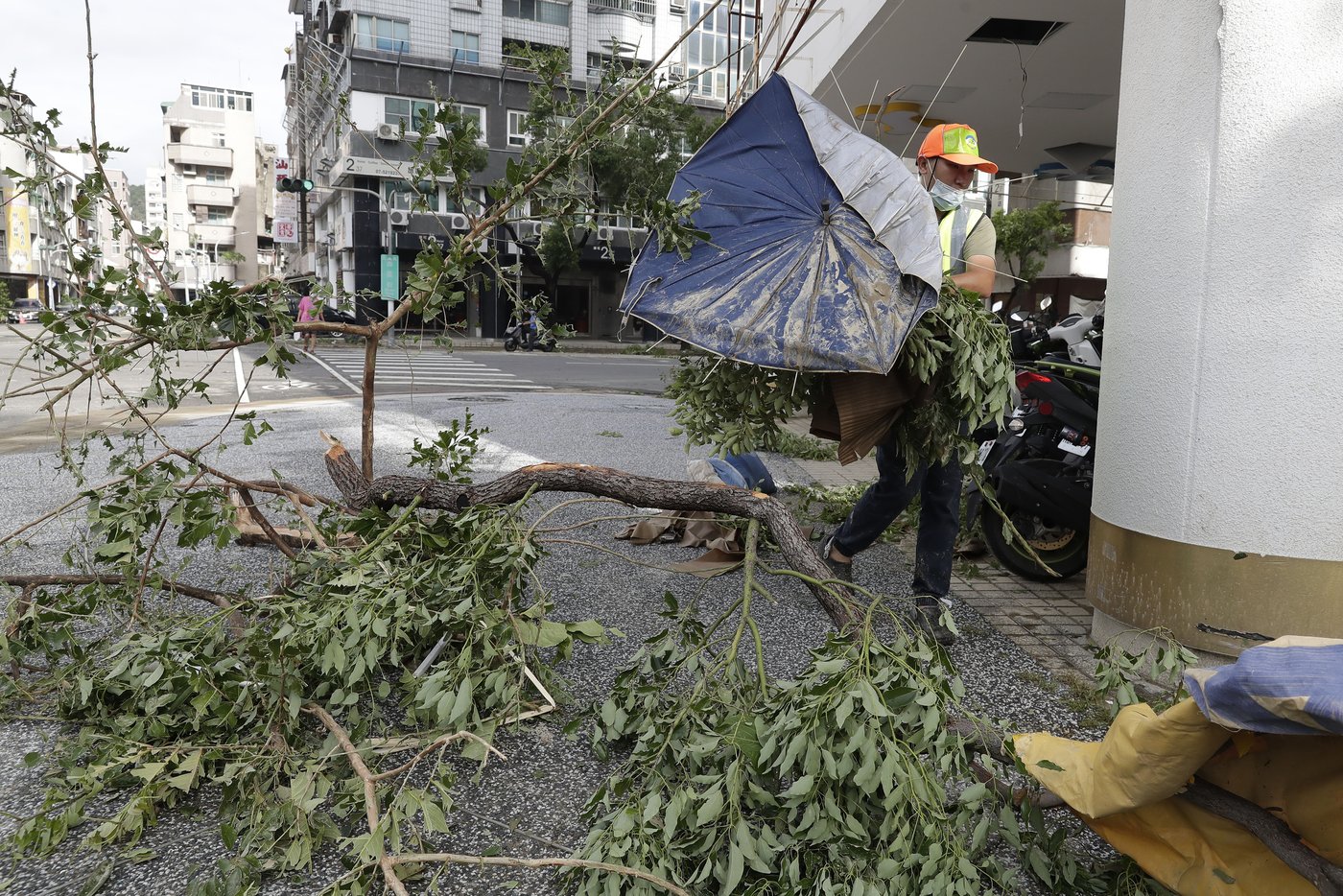 Work and travel resume across Taiwan after Typhoon Krathon finally dissipates | iNFOnews.ca Work and travel resume across Taiwan after Typhoon Krathon finally dissipates | iNFOnews.ca