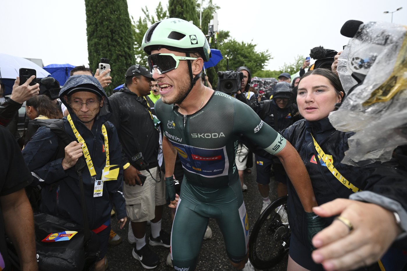 Italian sprinter Milan powers to 2nd stage win at Tour de France, Pogačar maintains lead | iNFOnews.ca