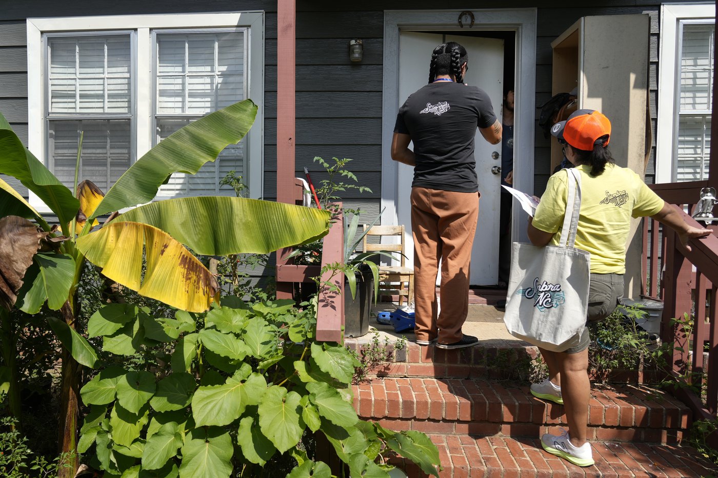 Voting groups that got a boost from Harris' candidacy are still working to persuade voters of color | iNFOnews.ca Voting groups that got a boost from Harris' candidacy are still working to persuade voters of color | iNFOnews.ca