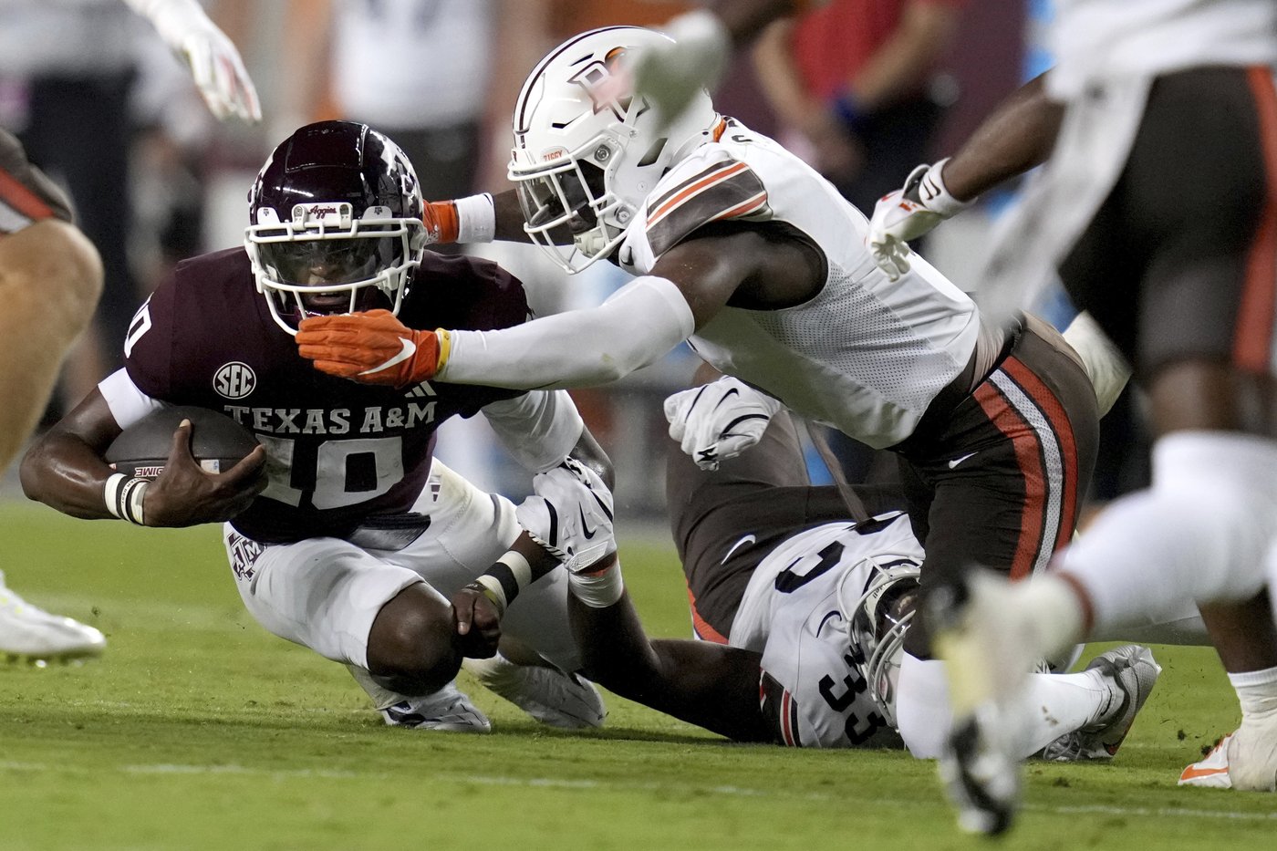 Reed throws two TD passes to help No. 25 Texas A&M outlast Bowling Green 26-20 | iNFOnews.ca