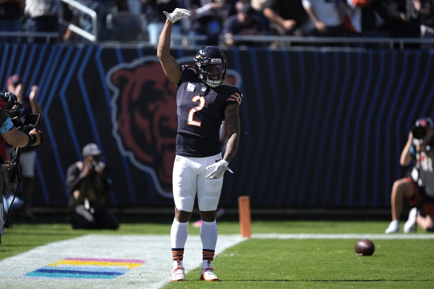 Bears appreciate 'bossy' QB Caleb Williams and get acclimated to London | iNFOnews.ca Bears appreciate 'bossy' QB Caleb Williams and get acclimated to London | iNFOnews.ca